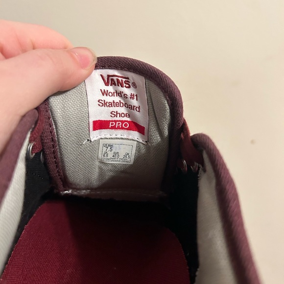 Men’s Vans Low Chukka Cork Wine Skate Shoes - Picture 5 of 5